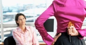 Có thể bạn sẽ thấy hơi tò mò, thậm chí là thắc mắc khi Ngự Miêu chia sẻ chủ đề "đánh người" theo cách nào với bạn đúng không?