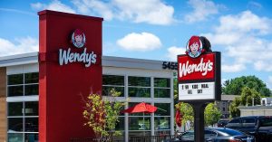 Năm 2005, chuỗi nhà hàng nổi tiếng Wendy’s rơi vào một cuộc khủng hoảng truyền thông nghiêm trọng.