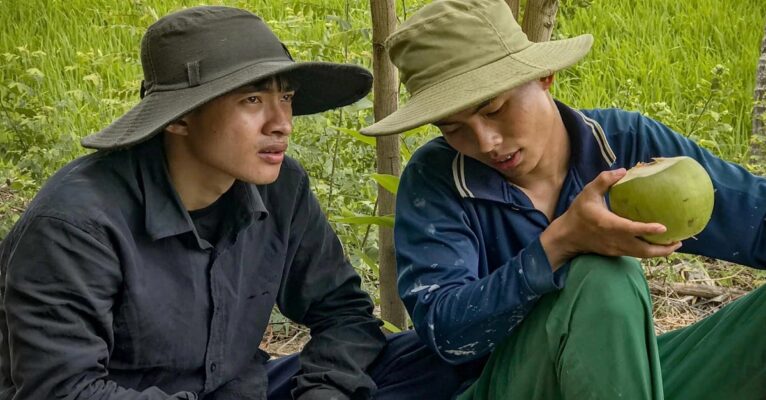 Khi cái tên Lê Tuấn Khang trở thành một hiện tượng mạng xã hội, trở thành một đề tài triệu view truyền thông đừng để thế hệ trẻ bỏ học đi chăn vịt"