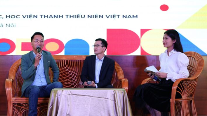 Với sự phát triển mạnh mẽ và có nhiều biến động như ngày nay, từ khủng hoảng đến cơ hội là một đề tài hữu ích cho các bạn sinh viên