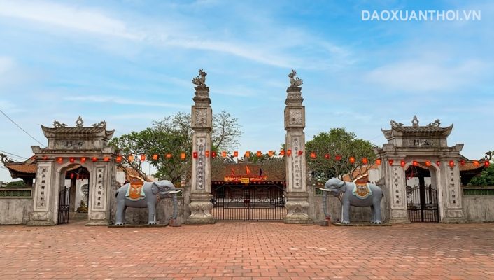 Nguyễn Hiền sinh năm 1235, tại làng Dương Miện, huyện Thượng Hiền, phủ Thiên Trường xưa, sau này là thôn Dương A, xã Nam Thắng, huyện Nam Trực, tỉnh Nam Định cũ (hiện nay là thôn Dương A, xã Nam Hồng, tỉnh Ninh Bình) .