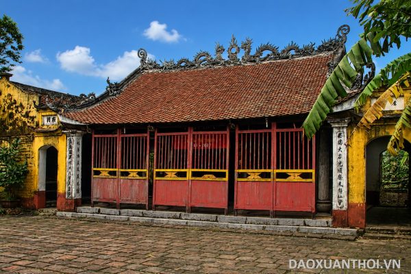 Nếu đã về với Nam Định, nhất định bạn phải tìm về với làng Cao Phương, xã Liên Bảo, huyện Vụ Bản tỉnh Nam Định cũ, nay thuộc TDP Liên Bảo 2, phường Trường Thi, tỉnh Ninh Bình nơi có đền thờ Trạng Nguyên Lương Thế Vinh hay còn gọi là Trạng Lường