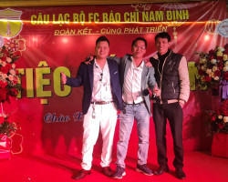 Chụp với Ngô Hoàn và Vũ Cường (CLB Báo chí Nam Định - gặp mặt Tết 2023)