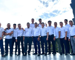 Ae cơ quan trong chuyến thăm Đền thờ Bác Hồ dịp 21_6_2022 với cơ quan DNĐT