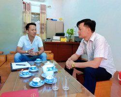 Trao đổi công việc với đồng chí Bùi Văn Đông - Chủ tịch xã Sơn Thủy (Mai Châu, Hoà Bình) 4.7.2023