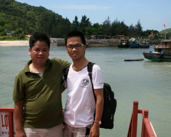 Anh Đặng Huy - Thời báo Làng nghề Việt - Ảnh chụp tháng 6.2014 ở Quan Lạn - Quảng Ninh