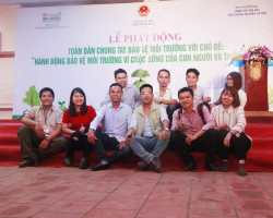 Chụp cùng các đồng nghiệp trong sự kiện của BVR&MT - năm 2018