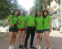 (Từ phải qua trái) chị Kiều Huyền, chị Hương Trà, anh Xuân Thời, chị Tuyết Trinh, chị Nguyễn Huyền - 2018